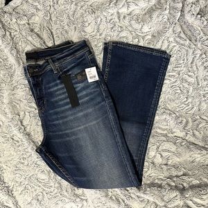Buckle Black Mid-Rise Curvy Jeans, NWT